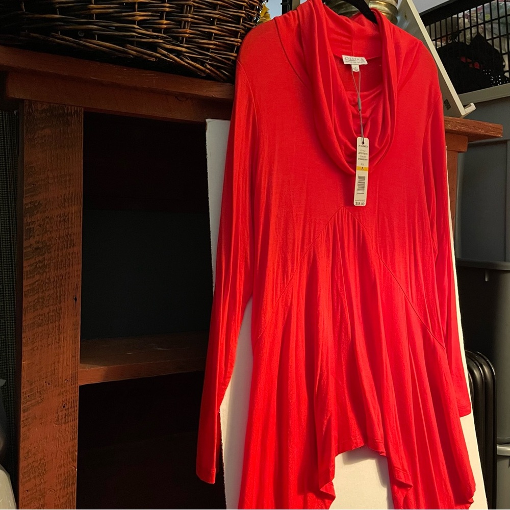 Joseph Abboud Turtleneck Tunic in Red. Size: Small, NEW with tag. 95% Rayon